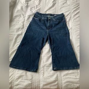 Flared leg jeans